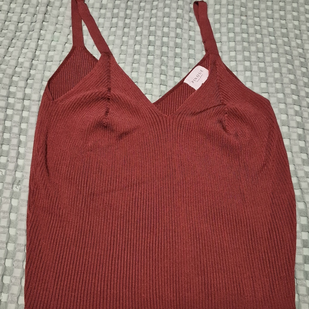 Pinque Red Ribbed Knit Tank Top - Picture 2 of 6